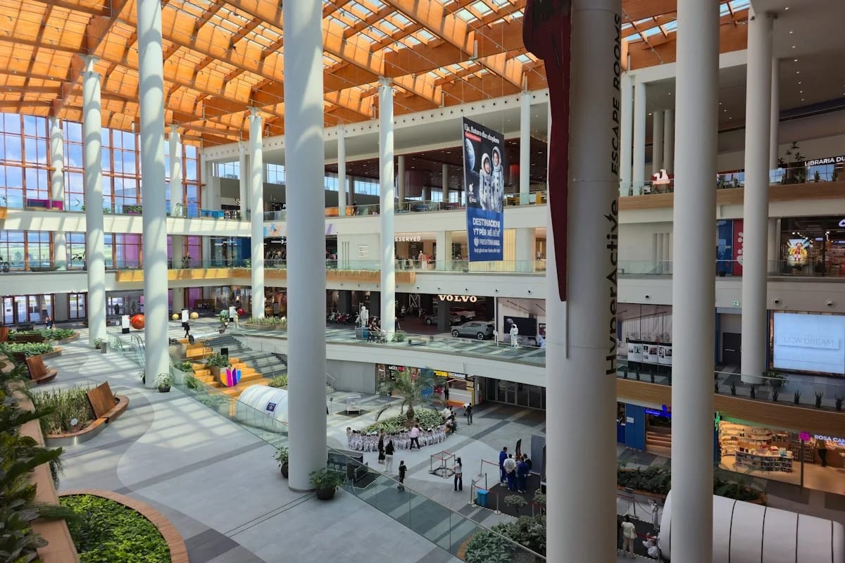 Industries / Retail